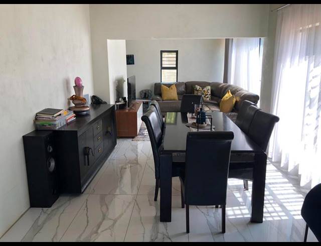 4 BEDROOM HOUSE FOR SALE IN STRUBENSVALLEI